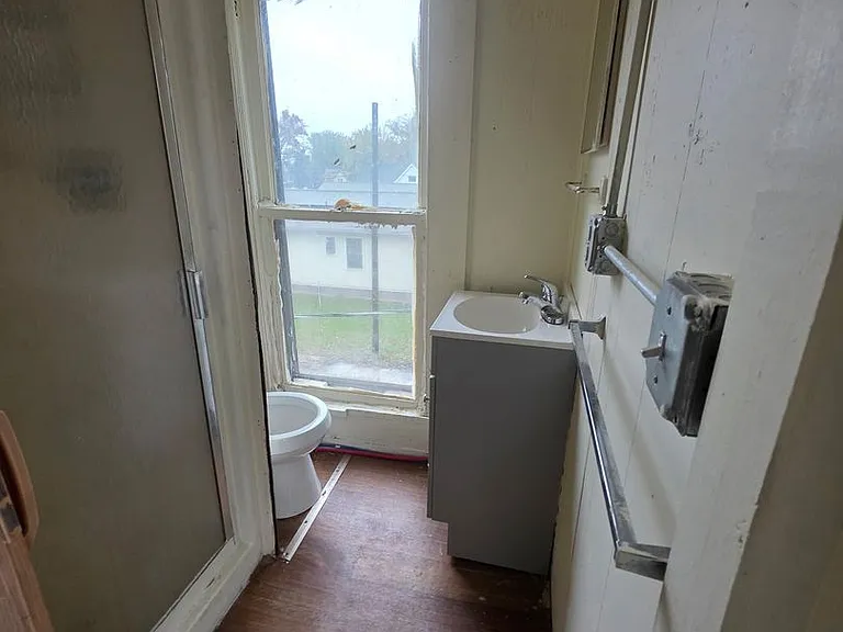 1712 Walnut St — Photo 3