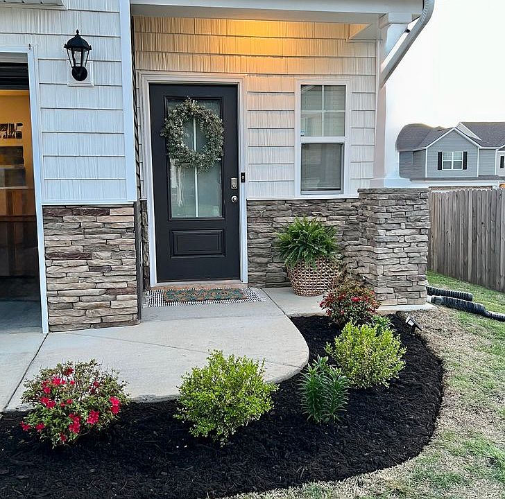 1st image of 215 Wanderlust Ct