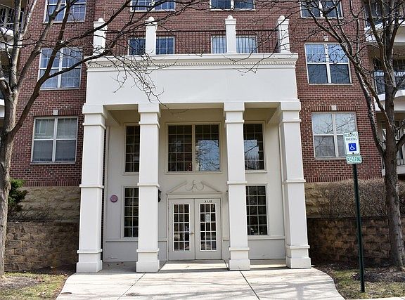 2nd image of 3115 Town Square Dr Unit 403