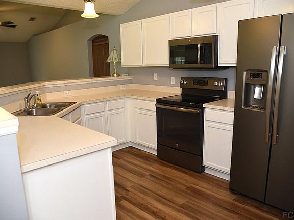 5th image of 43 Longfellow Dr