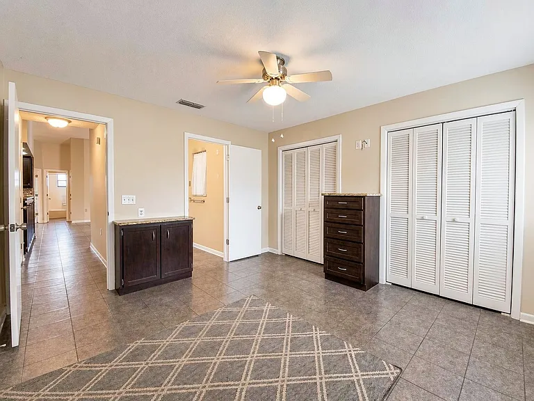614 Lake Carolyn Cir — Photo 11