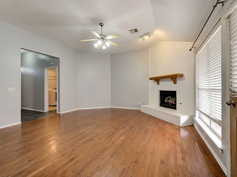 2032 Emerald Brook Ct — Photo 9
