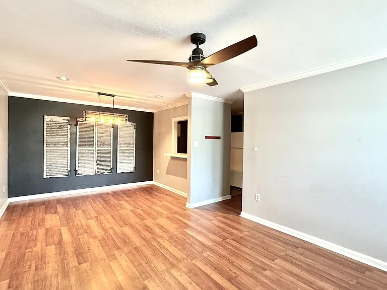 3101 Highland Rd #110 — Photo 1