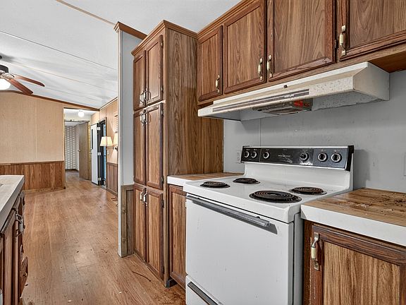 5th image of 360 Floyd Dr