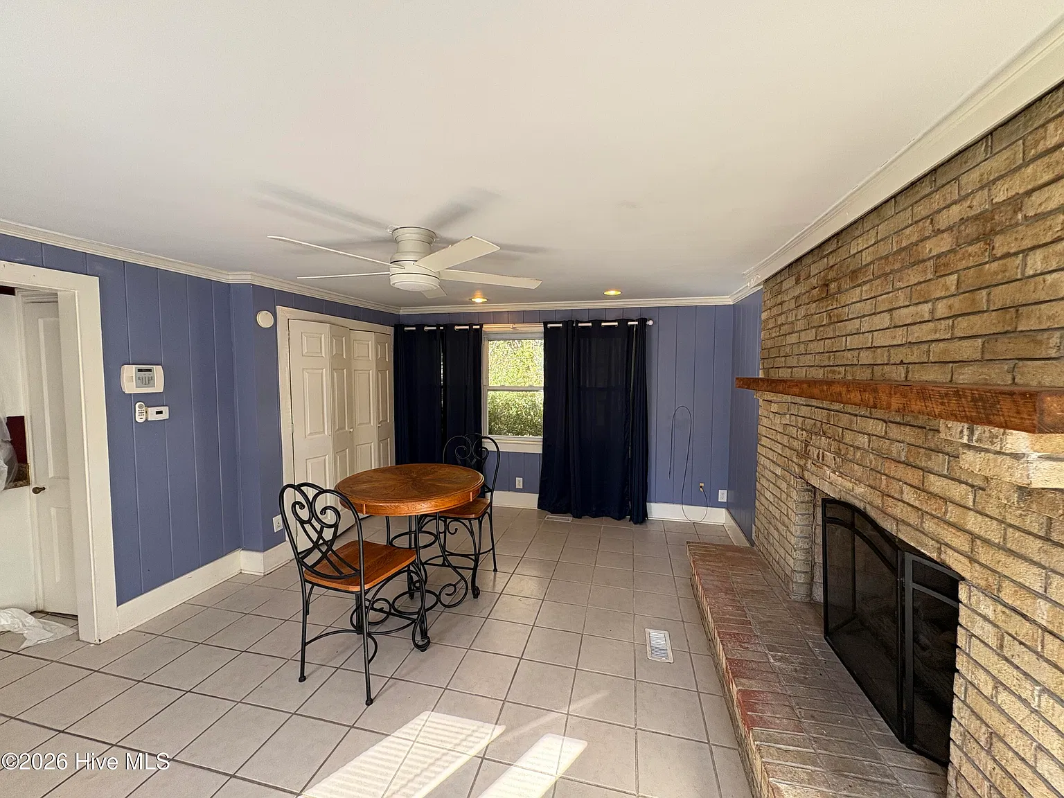 3 bed, 1.0 bath, 1238 sqft, $1,500 — Photo 3