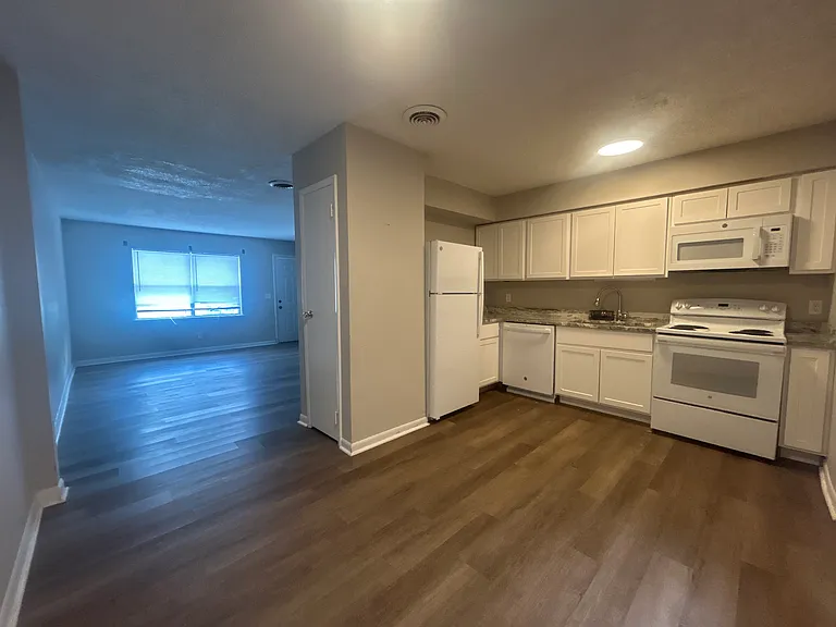 1045 Waring St #1045 — Photo 2
