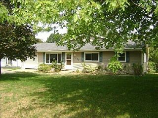 1st image of 1604 Hackberry Ln