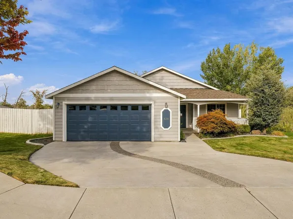 438 Charbonneau Dr, Richland, WA 99352
