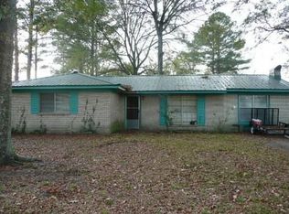 105 E Pine Ridge Dr, Forest, MS 39074