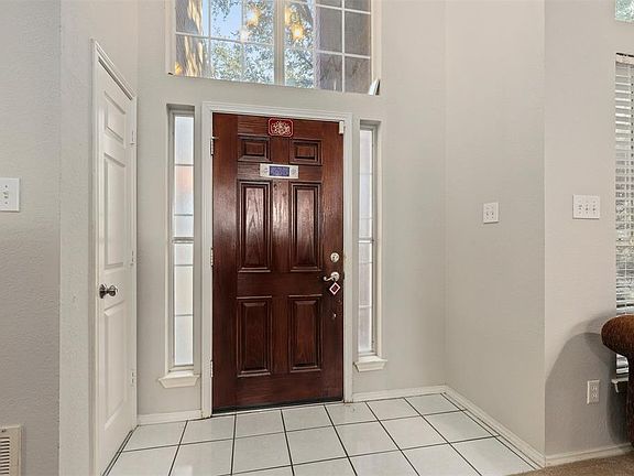 4th image of 2205 London Dr