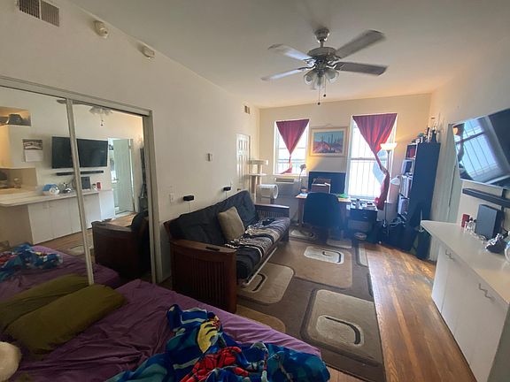2nd image of 5528-30 N Kenmore Ave #109