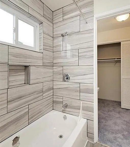 Bathroom (the carpet will be replaced with wood )