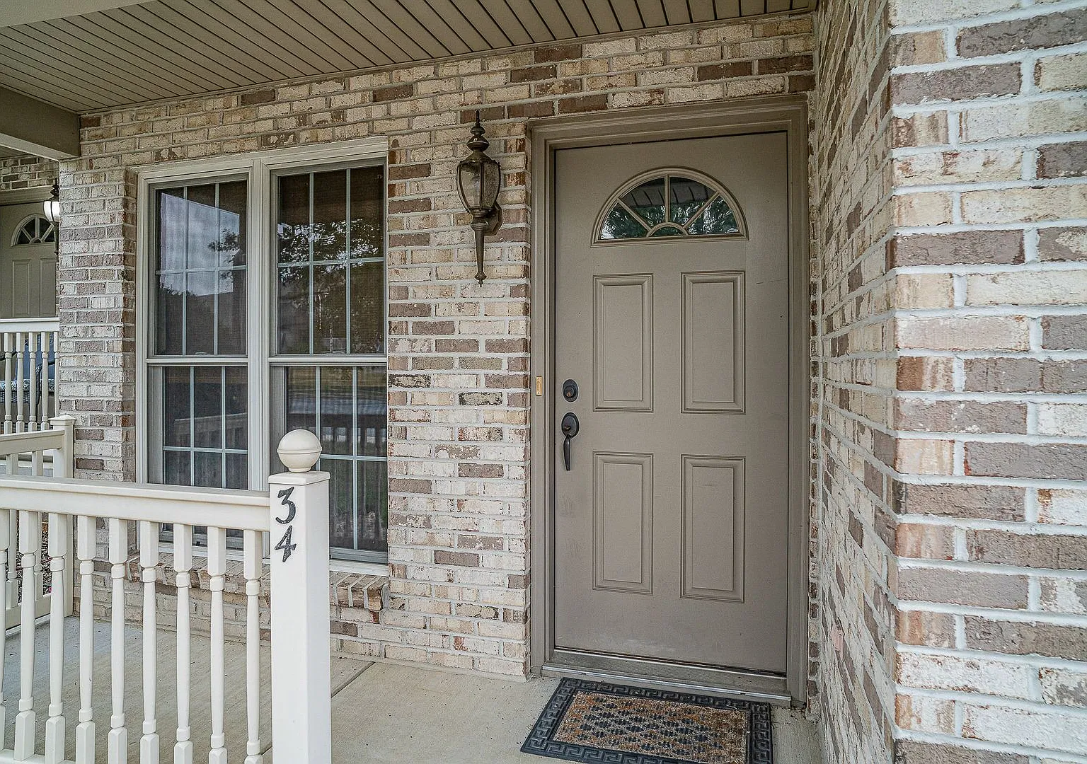 Introducing a charming 3-bedroom, 2.5-bathroom home located in Mechanicsburg, PA — Photo 4