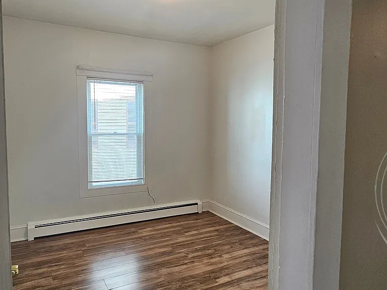 3 Esther St #2 — Photo 8