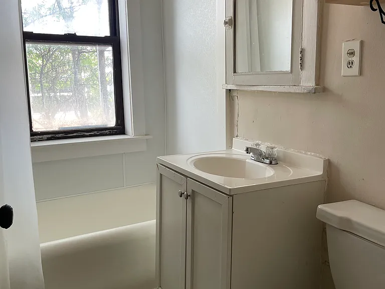1211 W Elmdale #2B — Photo 11
