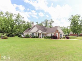 25 Lake Park Dr #B60, Sharpsburg, GA 30277