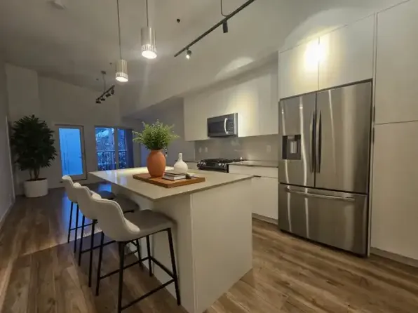 2502 16a St SW, Calgary, AB