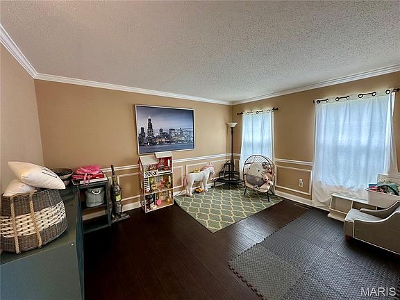 4th image of 5213 Loyola Ct