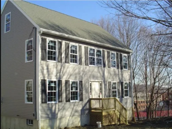10 Arch Pl, Haverhill, MA 01832