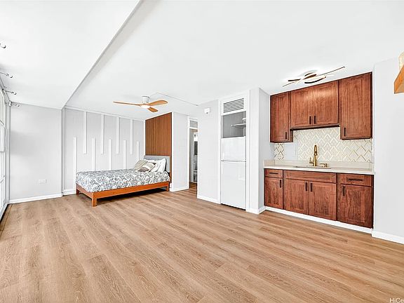 2nd image of 445 Kaiolu St #401
