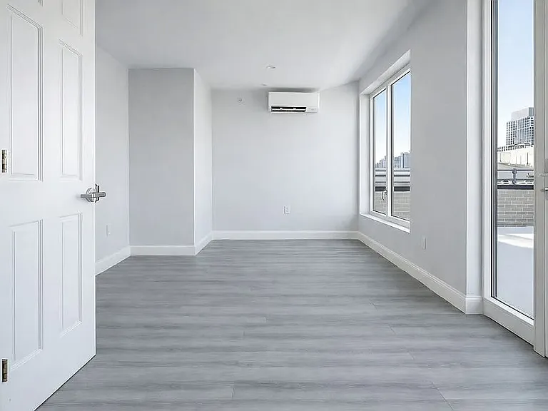 142 Huron St #5B — Photo 2