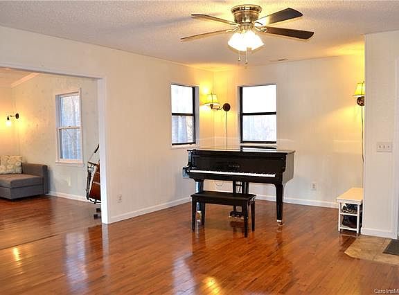 4th image of 224 Timberside Dr