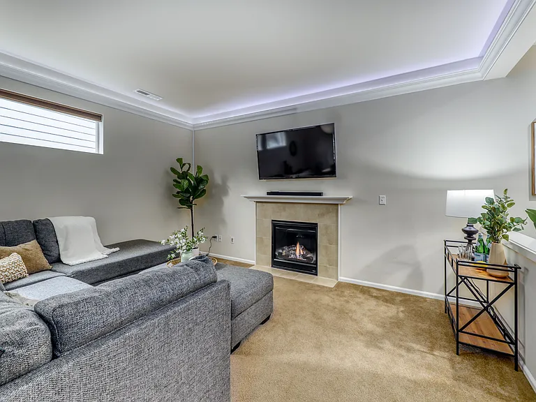 4619 Strathmore Cir SW — Photo 8