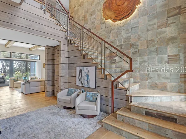 9 Bayberry Ln, Hilton Head Island, SC 29928