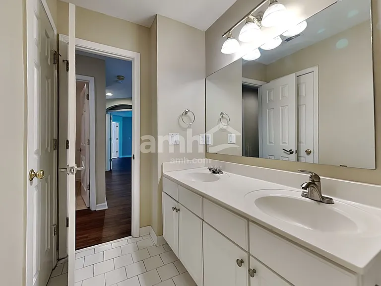 4220 Millside Walk SE — Photo 17