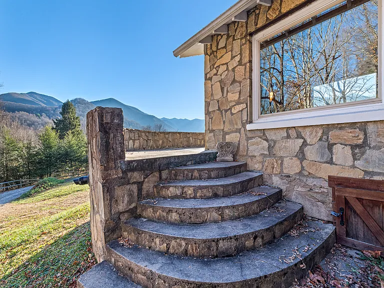 101 Starlight Ln — Photo 48