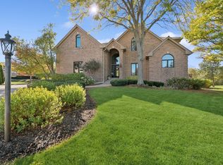 29029 N Spoon Ct, Mundelein, IL 60060