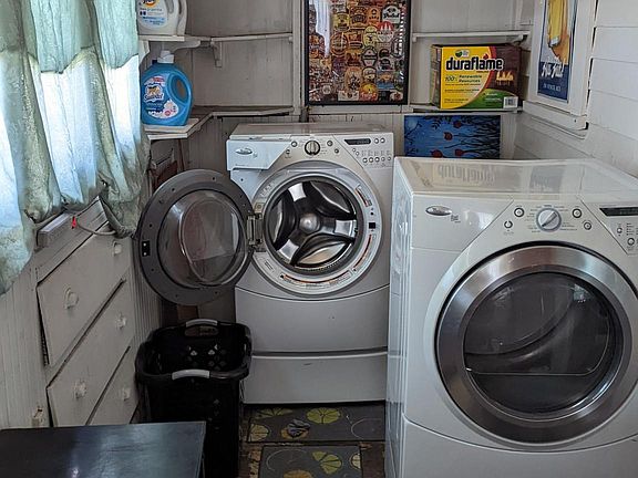 3rd image of 1512 E Cesar E Chavez Ave #Bed2
