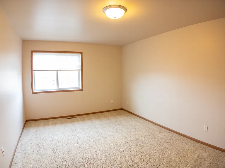 3913 Sterling Dr — Photo 11