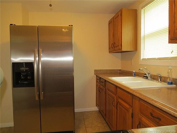 5th image of 267 N Roosevelt Dr