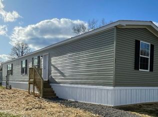 27 Skyline Dr, Tarentum, PA 15084