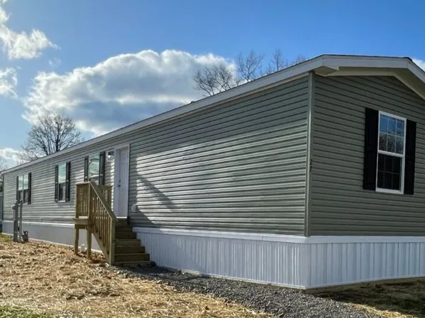 27 Skyline Dr, Tarentum, PA 15084