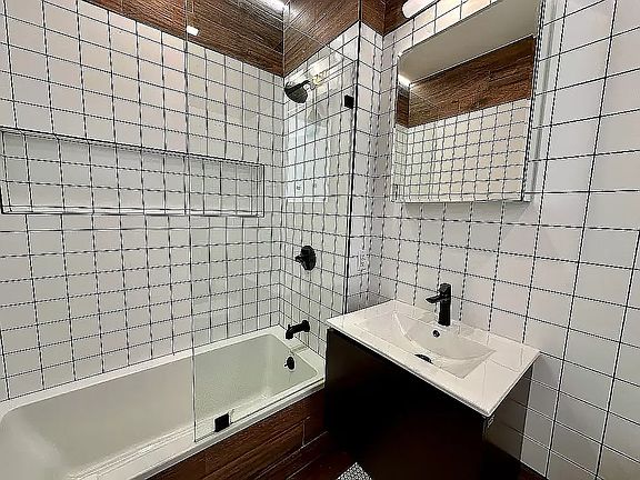 5th image of 1516 Fulton St APT 2C
