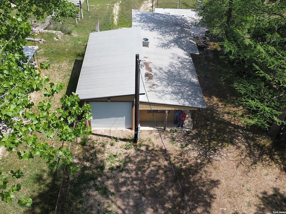 1st image of 790 LAKESHORE DR