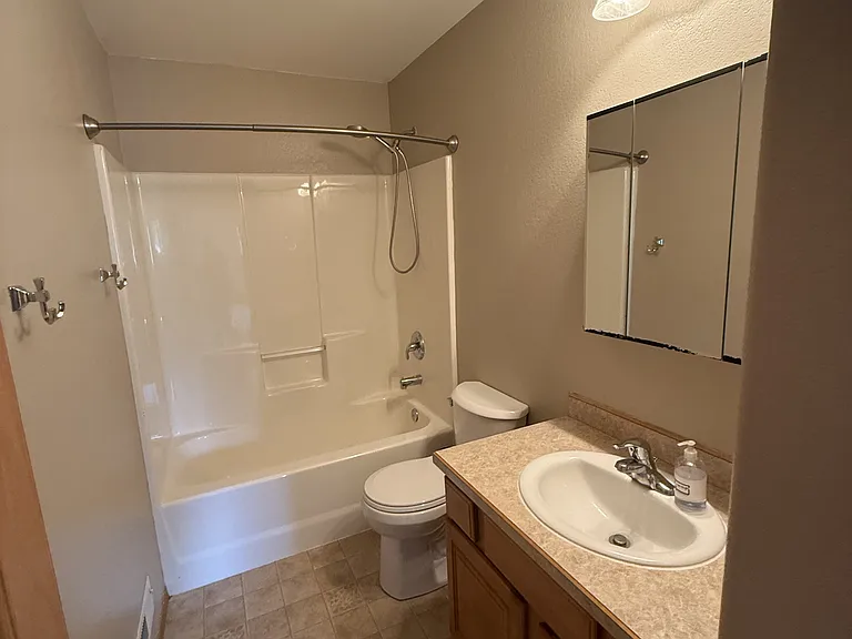 335 N Roy Cir — Photo 9