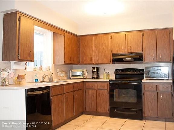 2nd image of 4540 NE 16th Ave