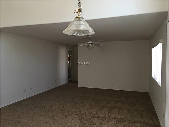 3rd image of 846 Zinnia Cir #0