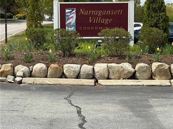 400 Narragansett Pkwy APT Nd9, Warwick, RI 02888