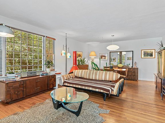 3rd image of 1425 Colonial Dr