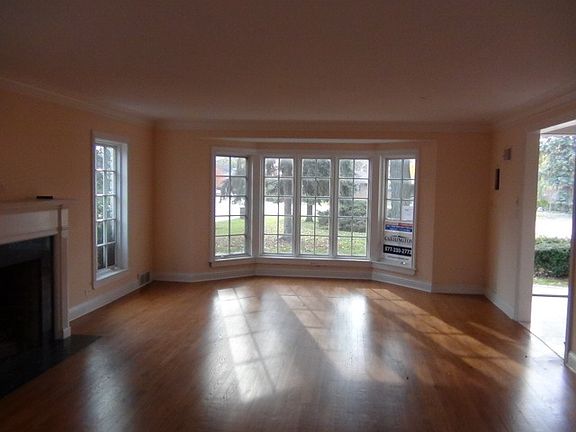 5th image of 6515 N Leroy Ave