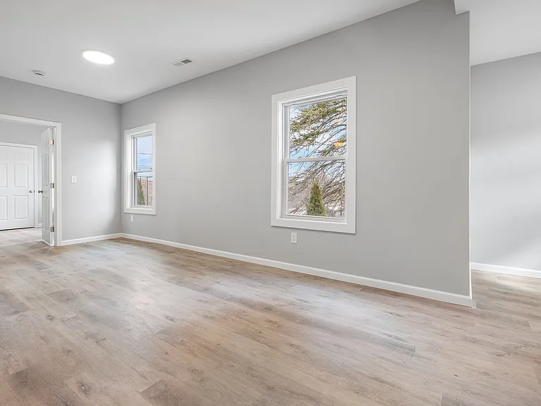 113D Temple St — Photo 8