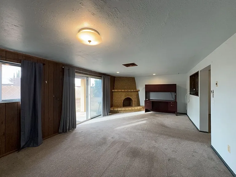 189 E James Dr — Photo 12