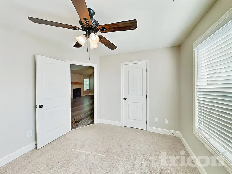 492 Woodtrace Dr — Photo 9