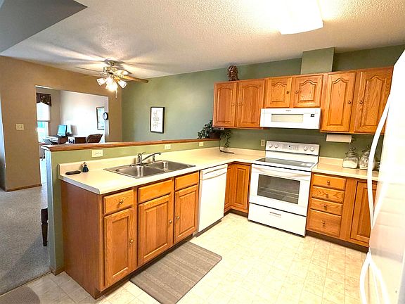 5th image of 2907 Adkins Dr