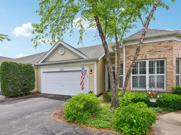202 Enfield Ln #202, Grayslake, IL 60030