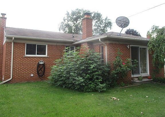 2nd image of 31170 Dawson St